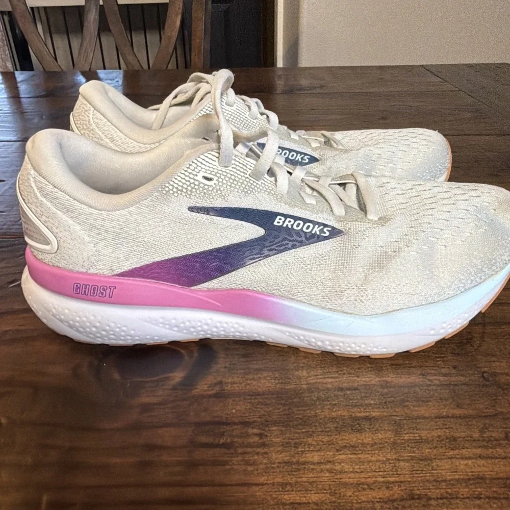 Brooks Ghost 16 Womens 9.5 B White Blue Pink Running Walking Shoes